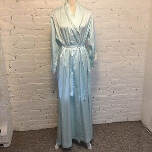 Bert Yelin for Iris vtg 70s robe blue satin lace trim size large
